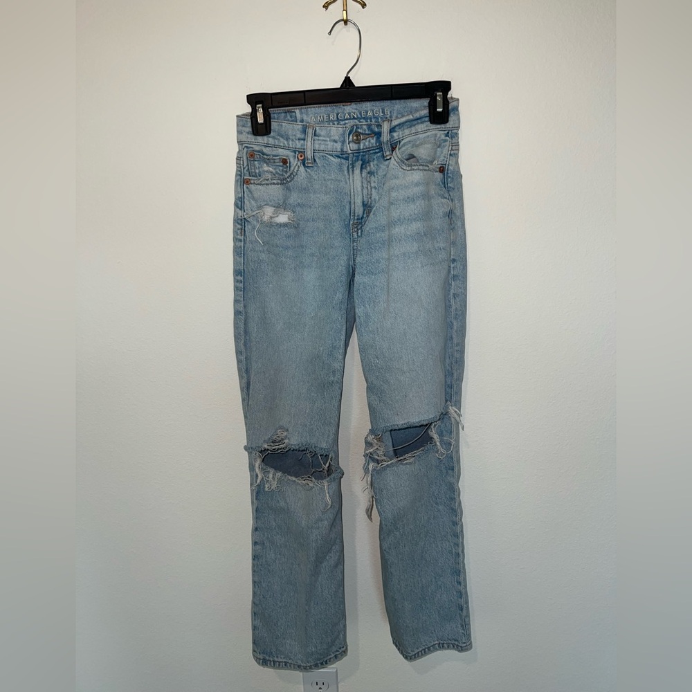 American Eagle Outfitters Women's Light Blue Ripped Stovepipe Style Jeans
